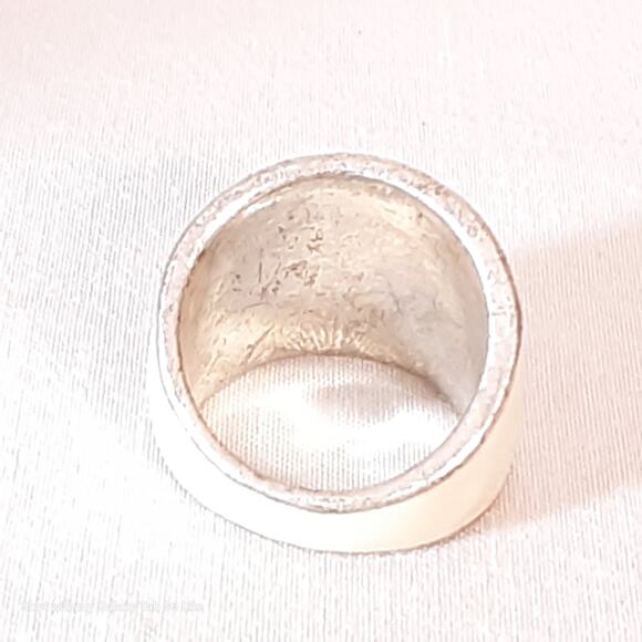 Jumbo Ring Solitary Clear Stone Bezel Set On White Painted Enamel - Picture 5 of 7